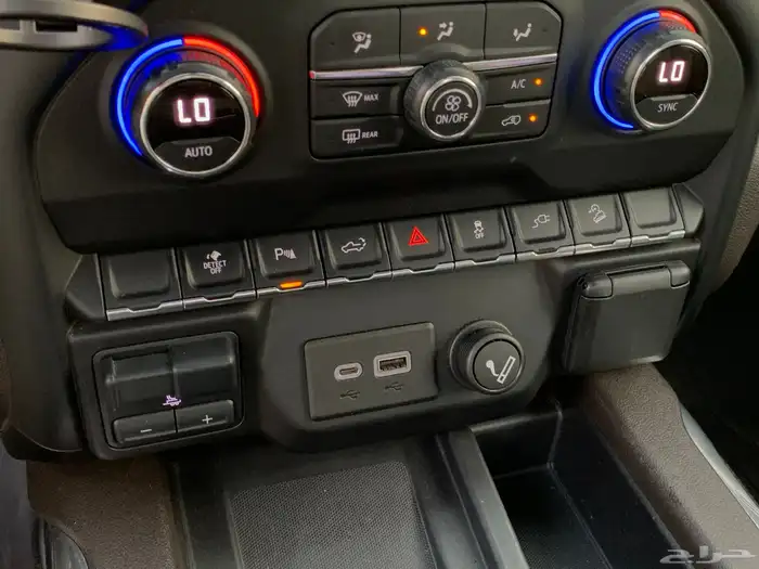 شفروليه سلفرادو تريل بوس موديل 2021 بحالة الوكاله 37