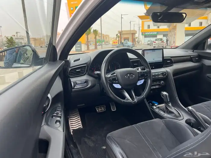 هونداي فيلوستر 2022 شبه اصفار ان لاين سعودي 4