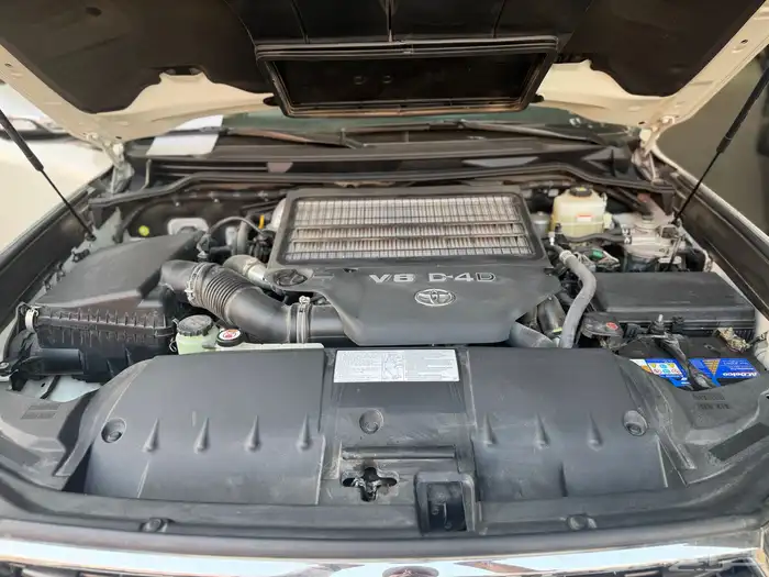 لاندكروزر GXR تورنج 2021 ديزل ممشى قليل (سعودي) 13