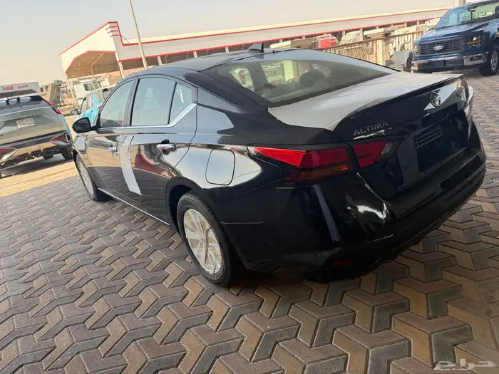 نيسان التيما موديل 2024 5