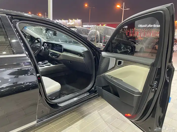 كيا كي 8 2022 نصف فل ( بنزين) 2.5L 15