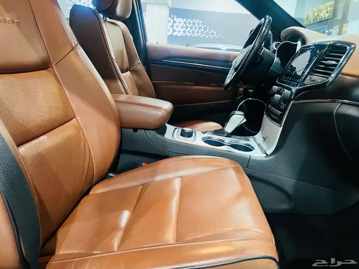 جيب جراند شروكي ساميت 2021 (بحالة الوكالة) 16