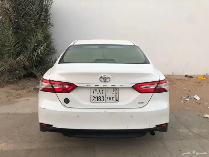 كامري 2018 للبيع مصدومه صدمه خفيفه 5