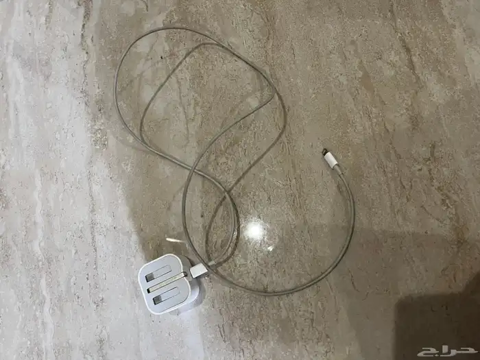 شاحن آيفون من 13 0