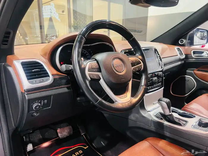 جيب جراند شروكي ساميت 2021 (بحالة الوكالة) 7