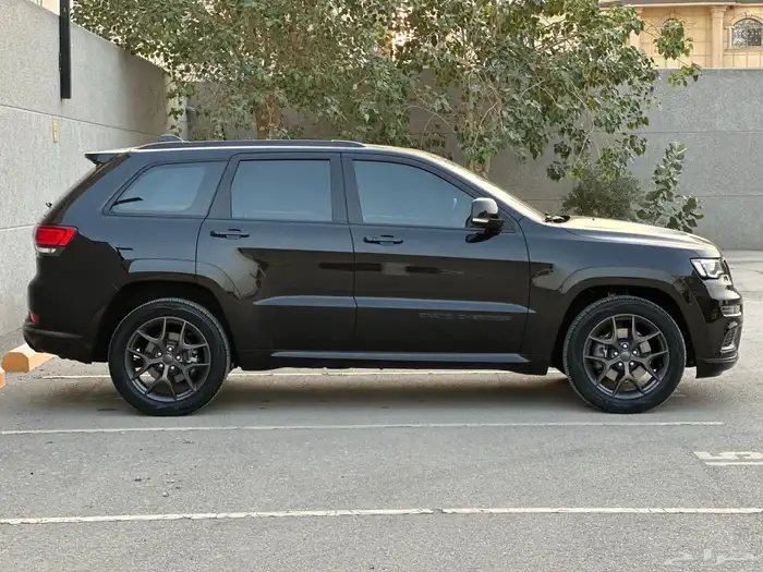 جيب شروكي جراند S فل كامل العداد 81 الف 2020 4