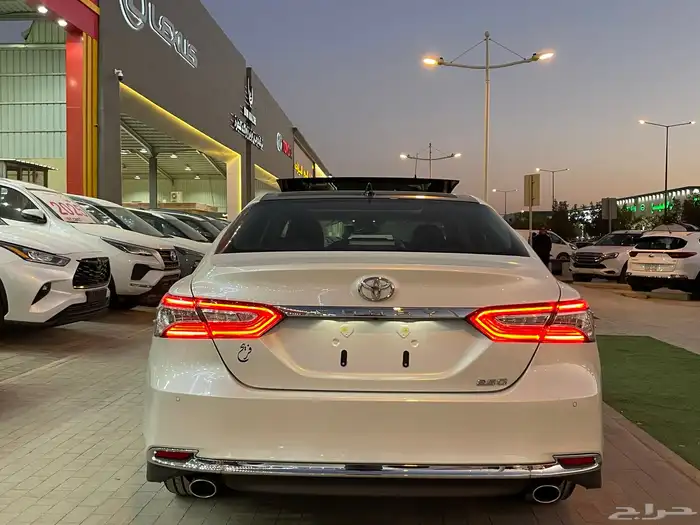 تويوتا كامري 2024 فل لومير وارد الصين ( بنزين ) 4 سلندر 6