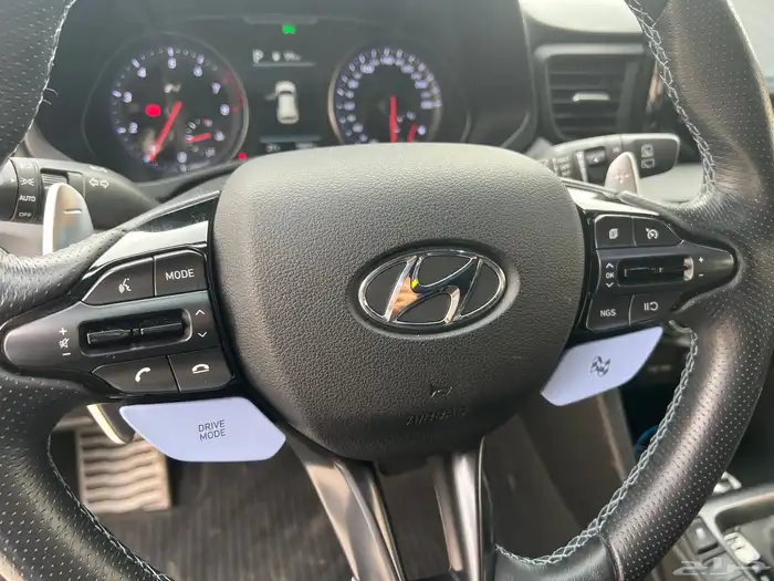 هونداي فيلوستر 2022 شبه اصفار ان لاين سعودي 10