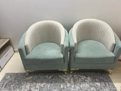 طقم كنب من 8 اشخاص مع طاوله كبيره وطاولتين صغيره index