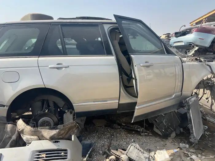 الحائر الان مندوب قطع غيار 32