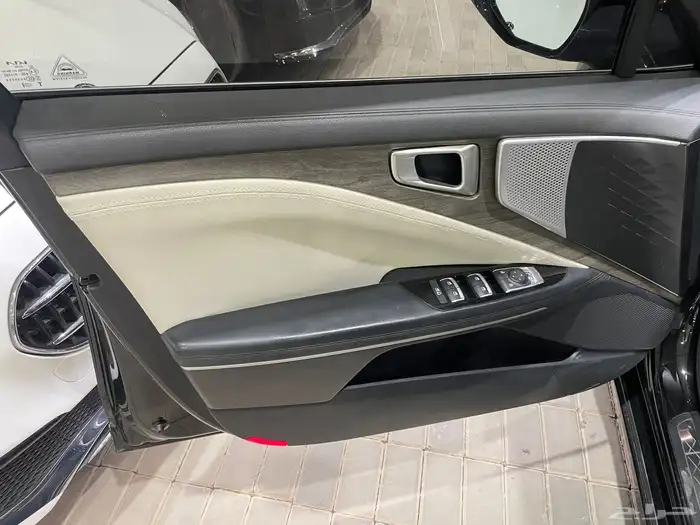 كيا كي 8 2022 نصف فل ( بنزين) 2.5L 18