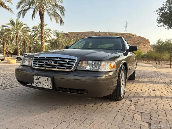 كراون فكتوريا بوليسي 2006 ممشى قليل 0