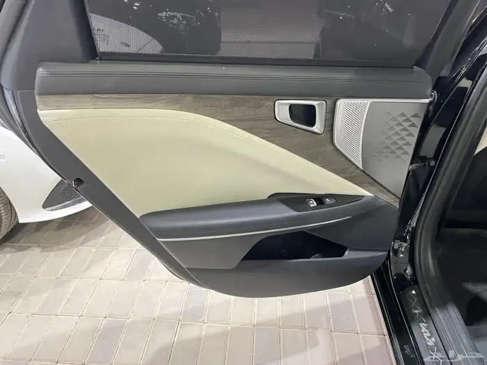 كيا كي 8 2022 نصف فل ( بنزين) 2.5L 10