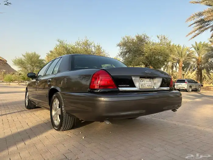 كراون فكتوريا بوليسي 2006 ممشى قليل 4