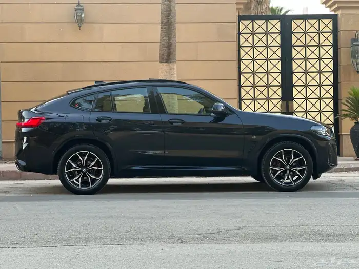 بي ام اكس 4 2024 ضمان وصيانه 12