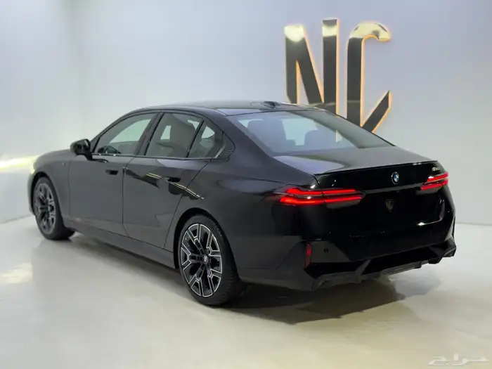 بي ام دبليو M520i 11