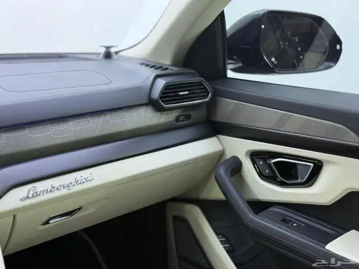 لامبورجيني اوروس اس 7