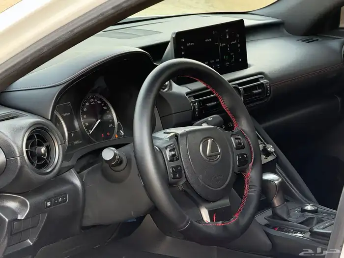 لكزس is300 2023 ممشى (39) الف 15