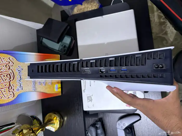 بلاستيشن فايف للبيع ون تيرا معه يدين الوكاله وسماعه وكرتونه 3