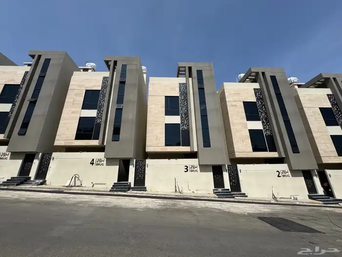 للبيع شقق تمليك أرضي مدخل مستقل على شارع 20 متر حي الحسام 0