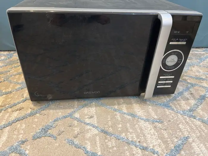 طاولة كبيرة وخدمة 4 و ميكرويف و شواية البيع كامل 3