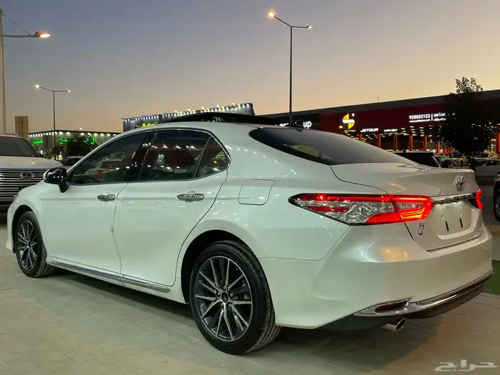 تويوتا كامري 2024 فل لومير وارد الصين ( بنزين ) 4 سلندر 1