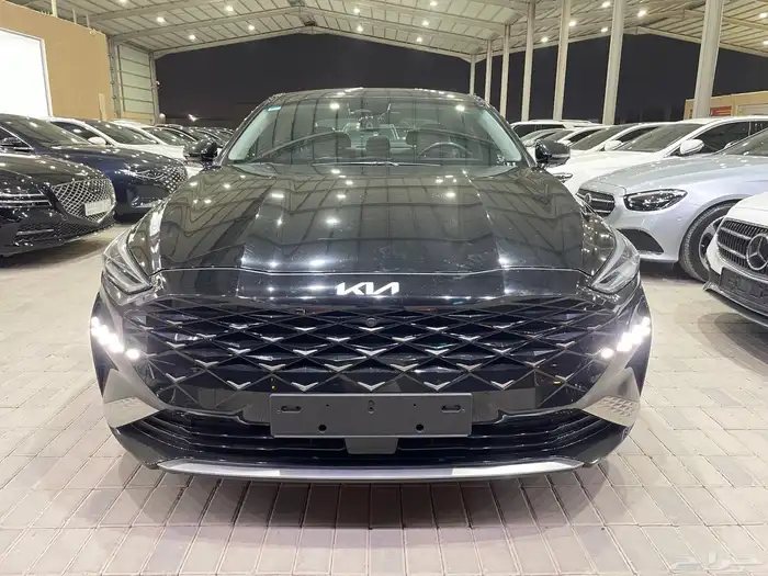 كيا كي 8 2022 نصف فل ( بنزين) 2.5L 5