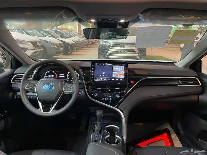 تويوتا كامري 2024 فل لومير وارد الصين ( بنزين ) 4 سلندر 23