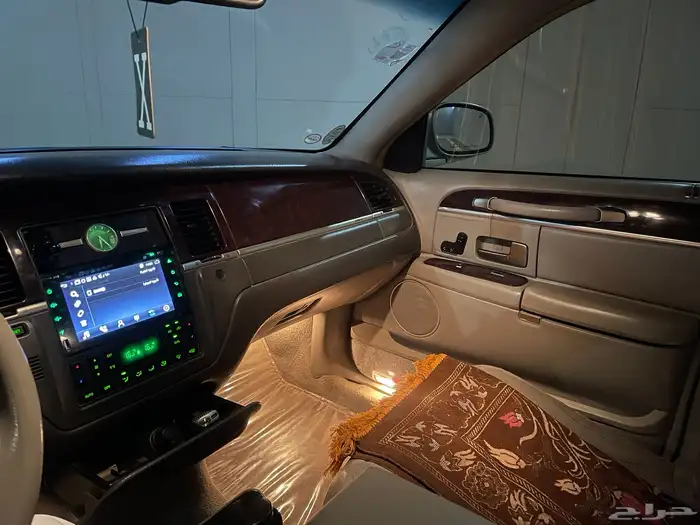 Lincoln Town Car   Executive (لارج) 35