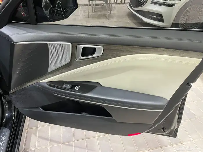 كيا كي 8 2022 نصف فل ( بنزين) 2.5L 16