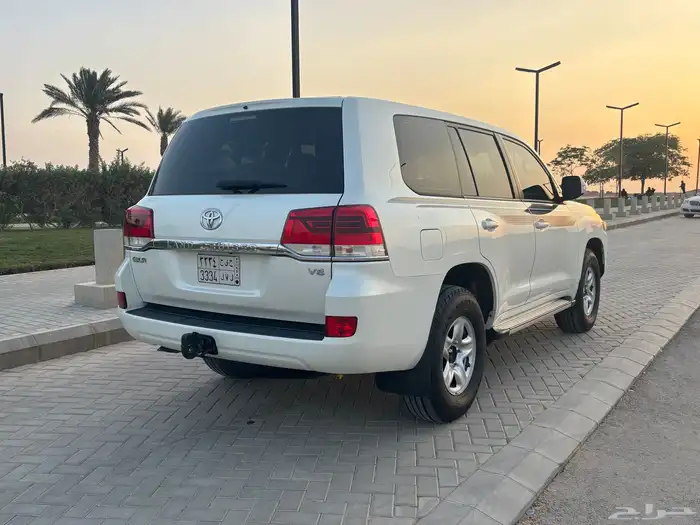 للبيع لاندكروزر 2016 ديزل ابيض خليجي رقم 1 6