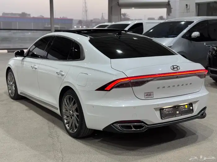 ازيرا 2020 فل كامل اعلى فئه ( 6 سلندر ) بدي وكاله 6