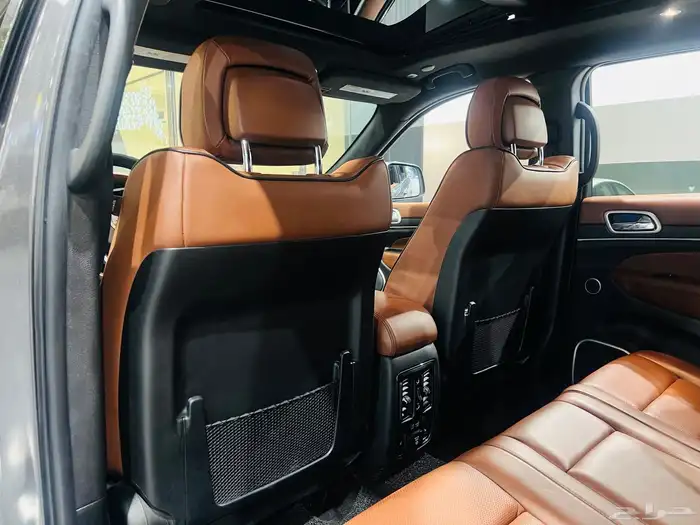 جيب جراند شروكي ساميت 2021 (بحالة الوكالة) 10