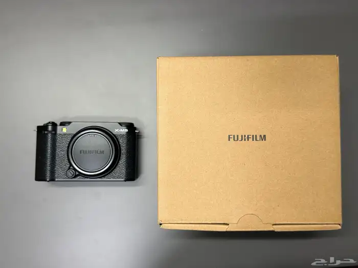 للبيع فوجي فيلم Fujifilm X-M5 حالة شبه جديدة 4