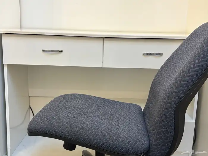 مكتب مع كرسي 1