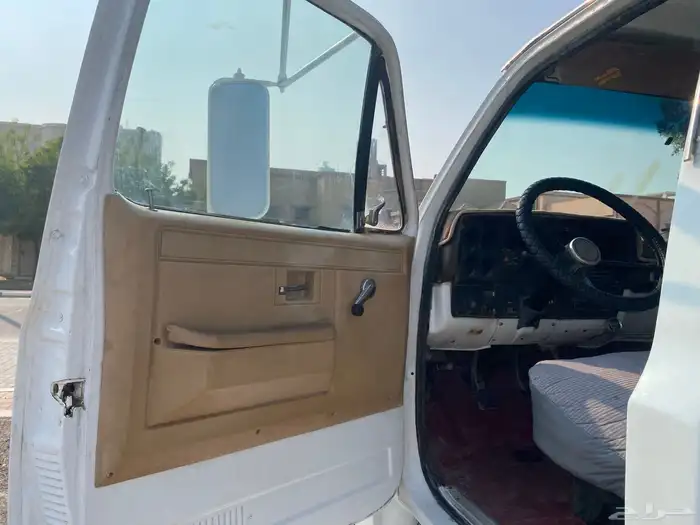 وايت ماء مديل 82 مسقط للبيع 21