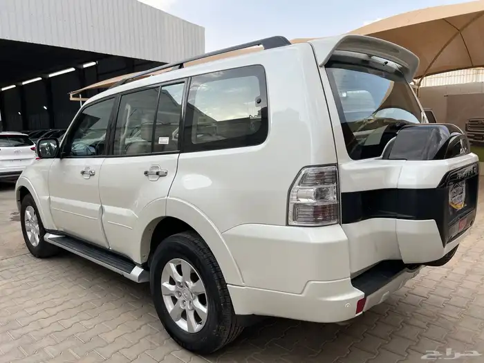 باجيرو 2022 بنزين فل كامل نظيف جدا لدى قمة الاطلال 17