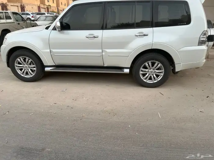 جيب باجيرو ميتسوبيشي للبيع 2020 10