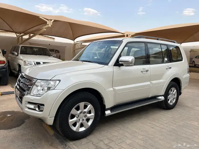 باجيرو 2022 بنزين فل كامل نظيف جدا لدى قمة الاطلال 24