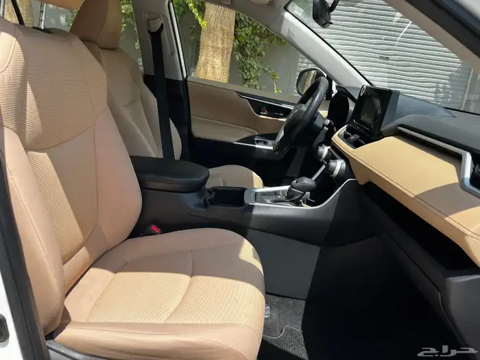 تويوتا رافور بنزين دبل موديل 2022 14