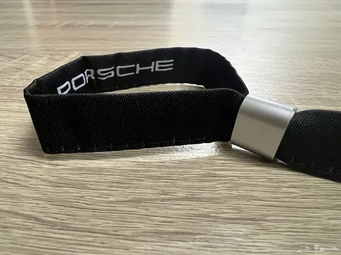 سوار يد من بورشه 2