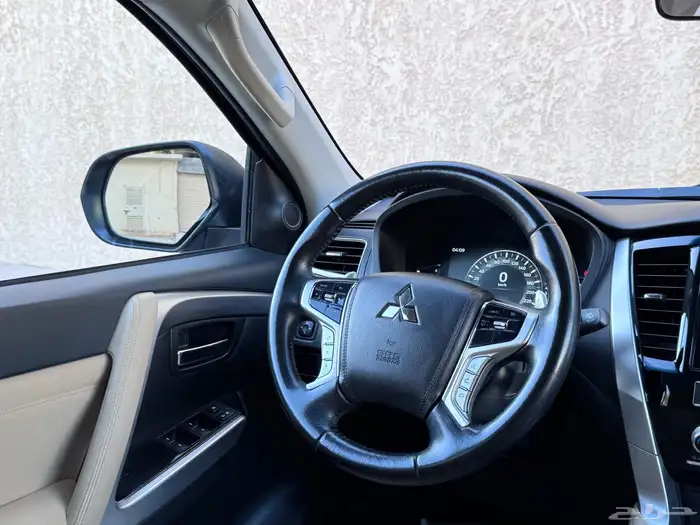 مستبيشي مونتيرو 2022 بحالة ممتازة 25