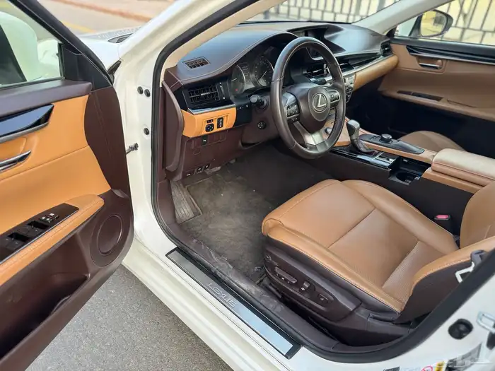 لكزس ES350 2018 سعودي 16