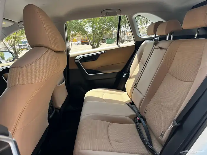 تويوتا رافور بنزين دبل موديل 2022 12