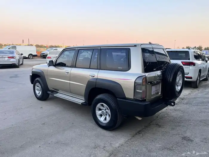 نيسان فتكGL موديل 2016 7