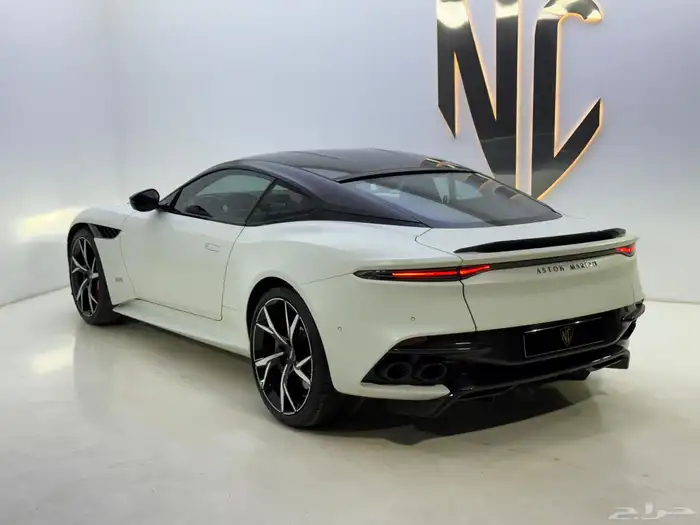 استون مارتن 9