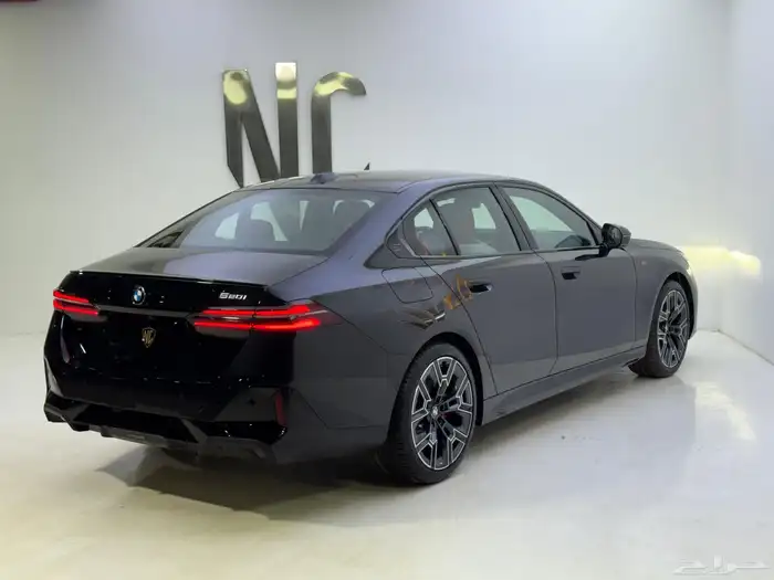 بي ام دبليو M520i 10