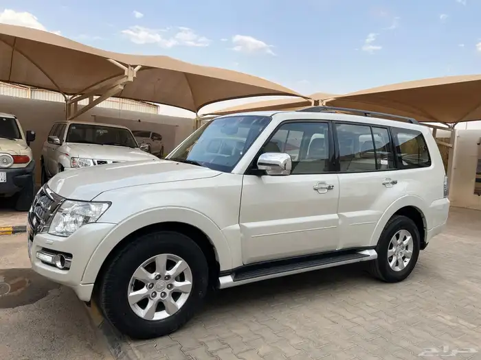 باجيرو 2022 بنزين فل كامل نظيف جدا لدى قمة الاطلال 25