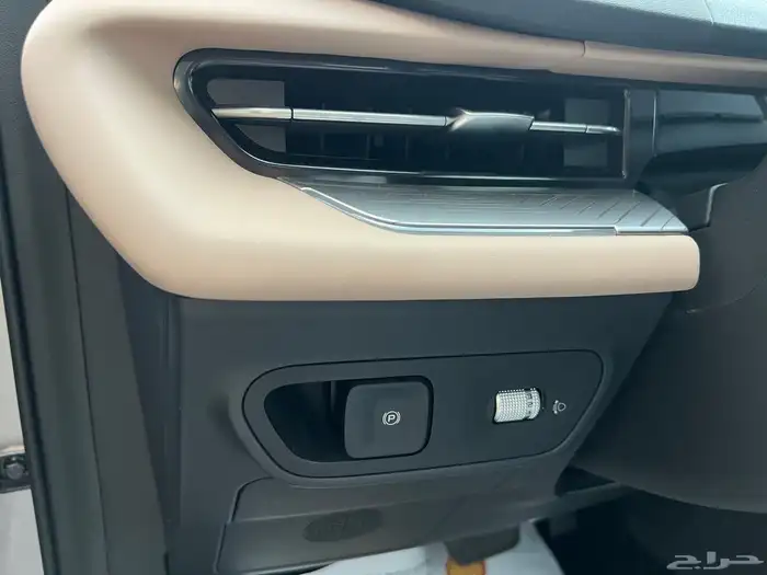 جيلي جيومتري 2024 فل كامل C شبه الاصفار 21