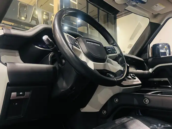 لاند روفر ديفندر 2020 HSE (بحالة ممتازة) 7